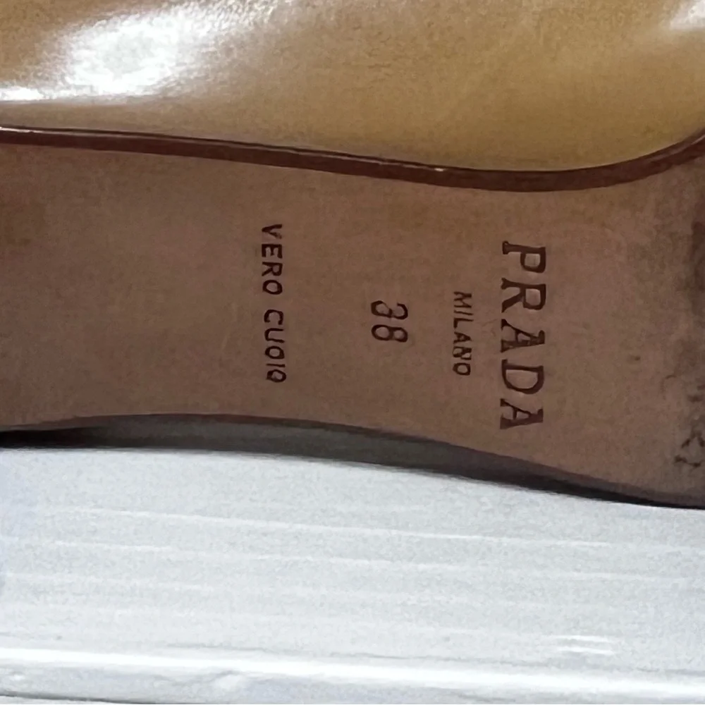 Prada Women's Brown Leather Heels - Picture 6 of 6
